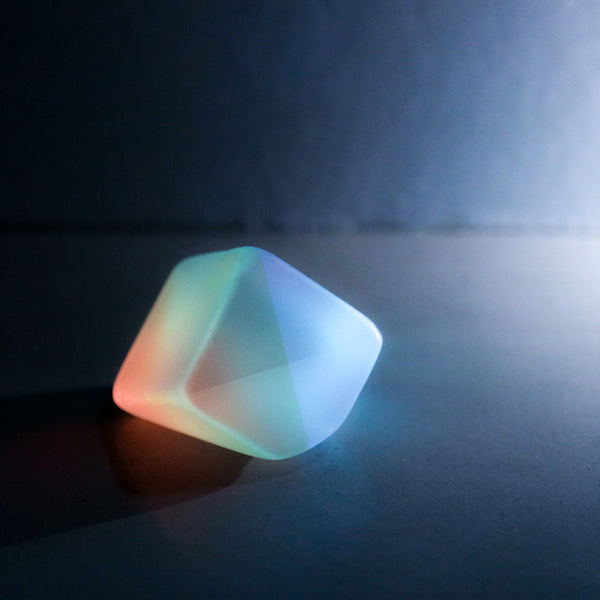 ぎゅな　プリズムストーン 21278L X-Cube (プリズムガラス) - 合同会社ベア・ストーン
